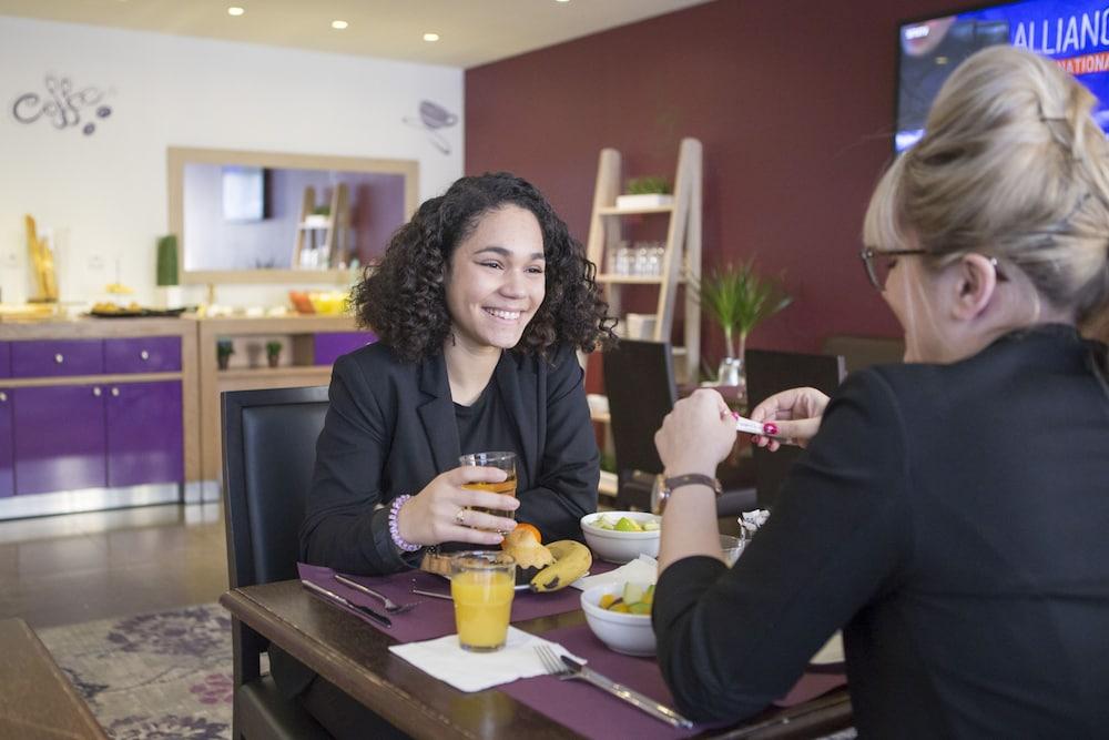 Hotel Mercure Rennes Cesson Екстериор снимка